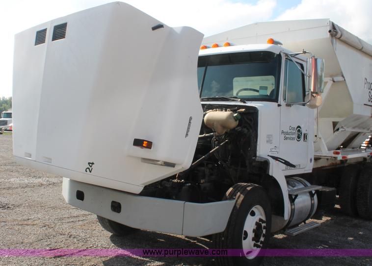 image for item I7884 1998 Volvo WG tender truck