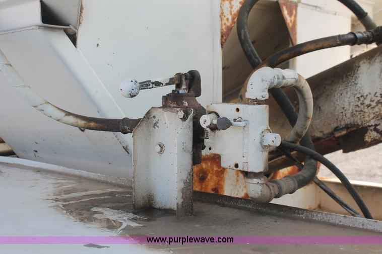 image for item I7884 1998 Volvo WG tender truck