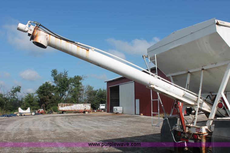 image for item I7884 1998 Volvo WG tender truck