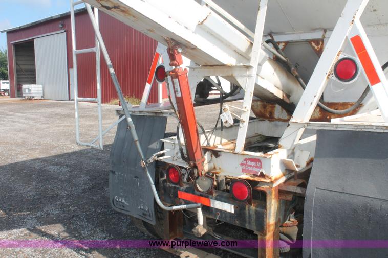 image for item I7884 1998 Volvo WG tender truck