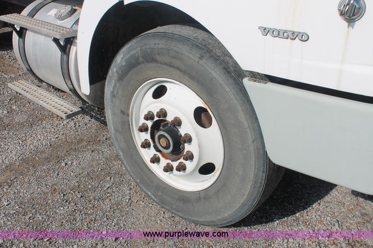 image for item I7884 1998 Volvo WG tender truck