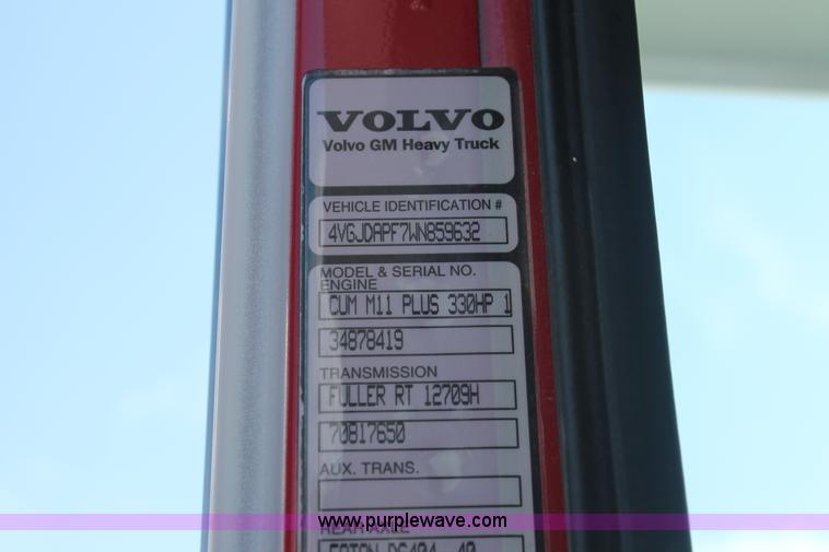 image for item I7884 1998 Volvo WG tender truck