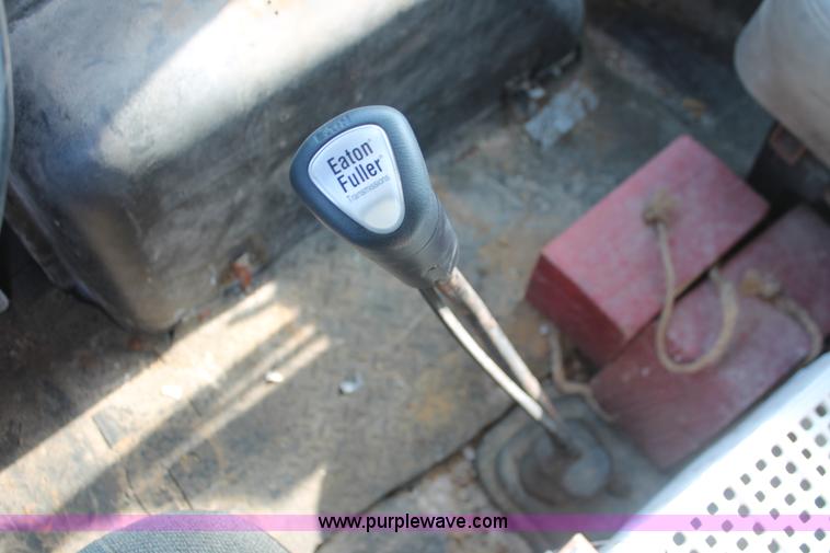 image for item I7885 1990 International 8300 tender truck