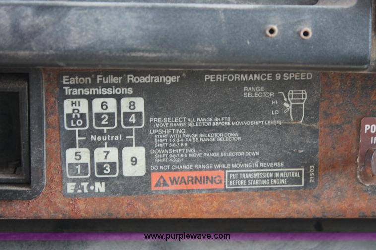 image for item I7885 1990 International 8300 tender truck