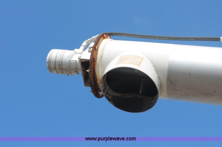 image for item I7885 1990 International 8300 tender truck