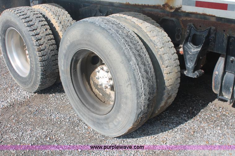 image for item I7885 1990 International 8300 tender truck