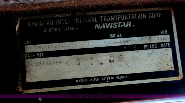 image for item I7885 1990 International 8300 tender truck