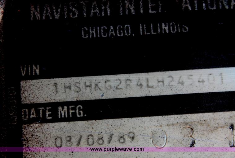 image for item I7885 1990 International 8300 tender truck