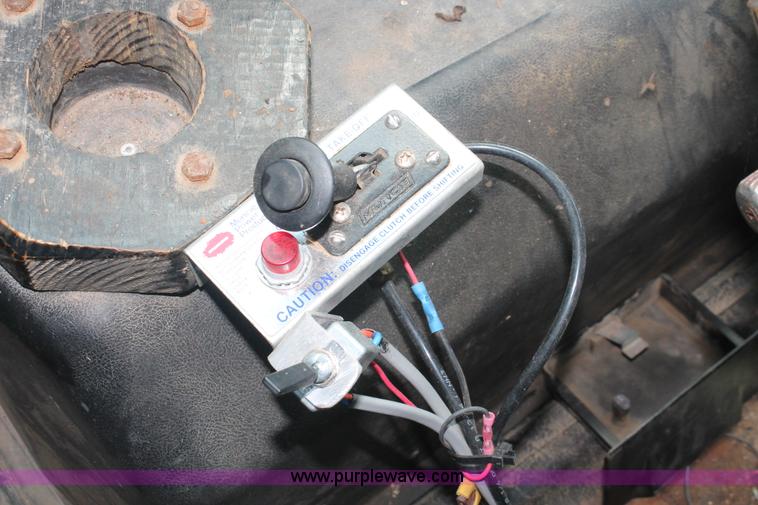 image for item I7886 1993 International 8100 floater water truck