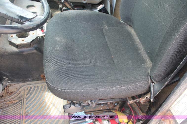 image for item I7886 1993 International 8100 floater water truck