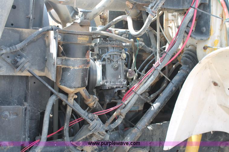 image for item I7886 1993 International 8100 floater water truck