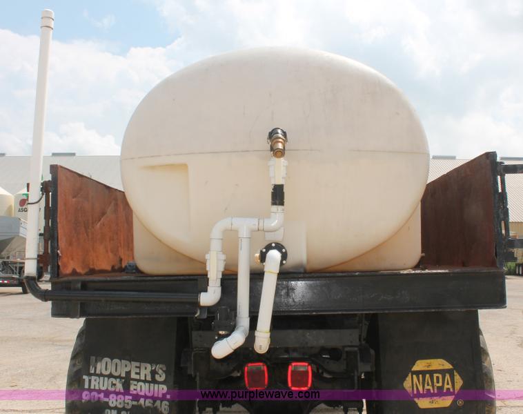 image for item I7886 1993 International 8100 floater water truck