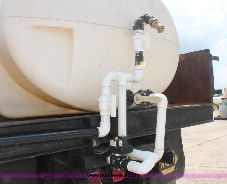 image for item I7886 1993 International 8100 floater water truck