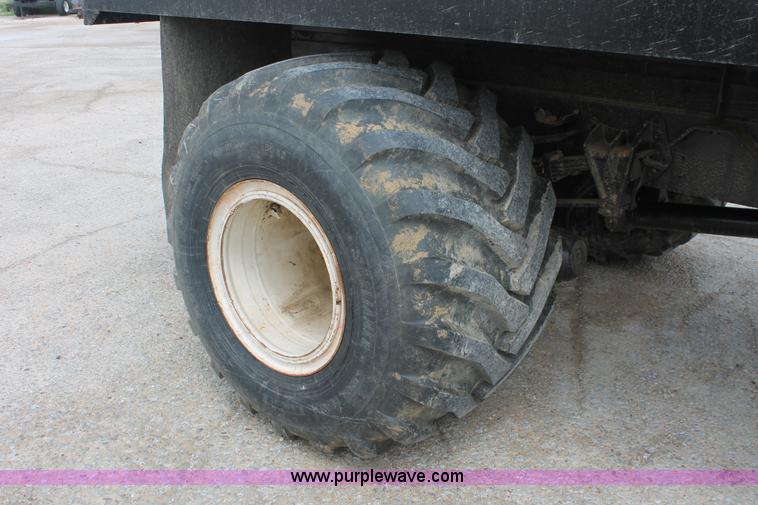 image for item I7886 1993 International 8100 floater water truck