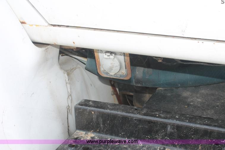 image for item I7886 1993 International 8100 floater water truck