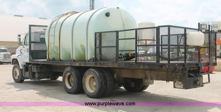 image for item I7887 1988 International F-2375 flatbed water truck