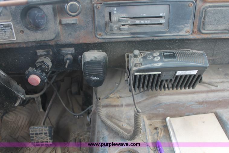 image for item I7887 1988 International F-2375 flatbed water truck