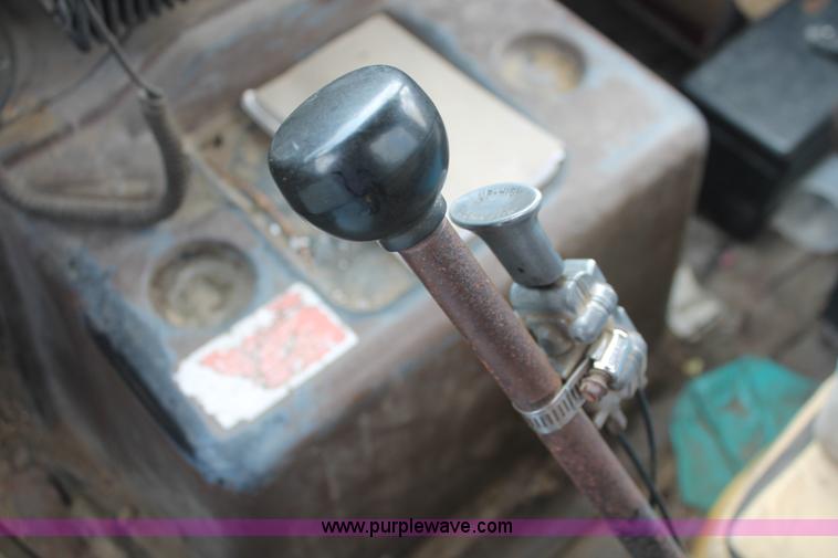 image for item I7887 1988 International F-2375 flatbed water truck