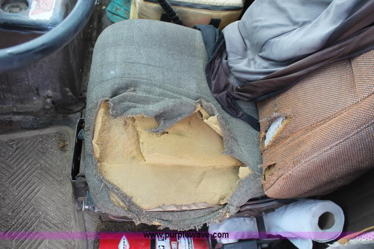 image for item I7887 1988 International F-2375 flatbed water truck