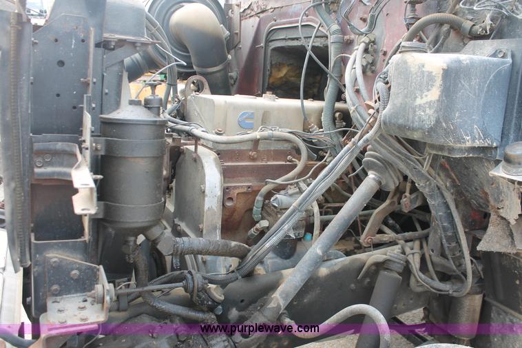 image for item I7887 1988 International F-2375 flatbed water truck