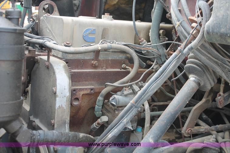 image for item I7887 1988 International F-2375 flatbed water truck