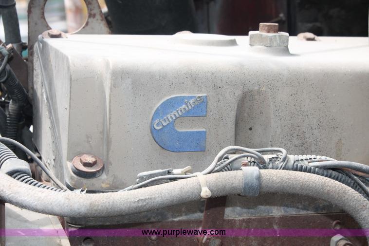 image for item I7887 1988 International F-2375 flatbed water truck