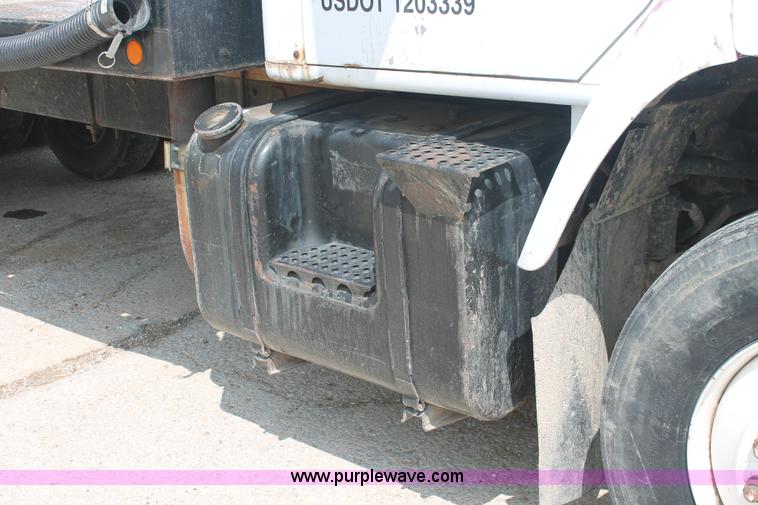 image for item I7887 1988 International F-2375 flatbed water truck