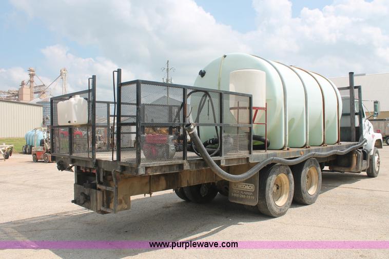 image for item I7887 1988 International F-2375 flatbed water truck
