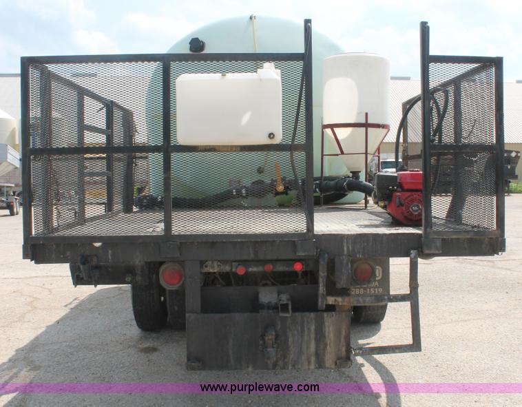 image for item I7887 1988 International F-2375 flatbed water truck