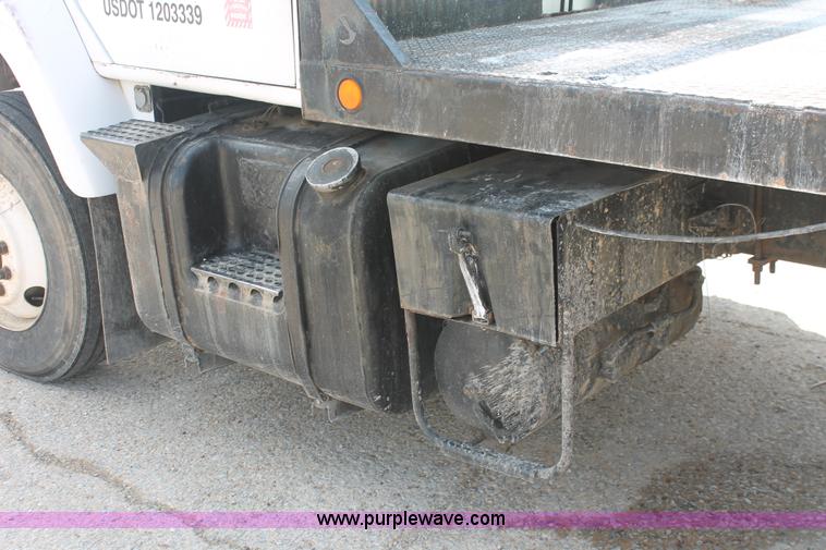 image for item I7887 1988 International F-2375 flatbed water truck