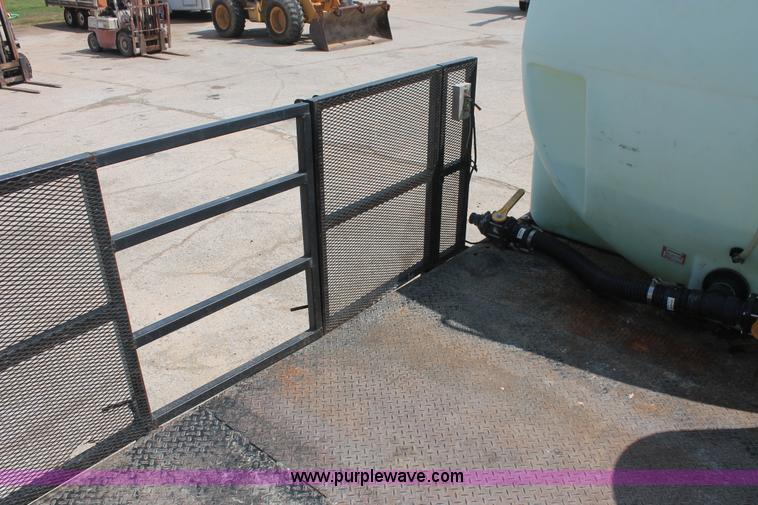 image for item I7887 1988 International F-2375 flatbed water truck