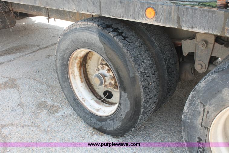 image for item I7887 1988 International F-2375 flatbed water truck