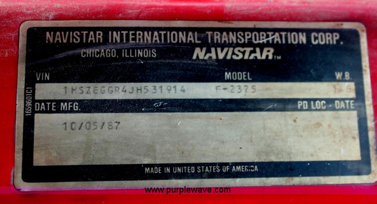 image for item I7887 1988 International F-2375 flatbed water truck