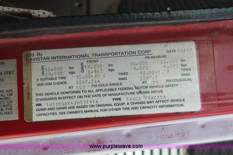 image for item I7887 1988 International F-2375 flatbed water truck