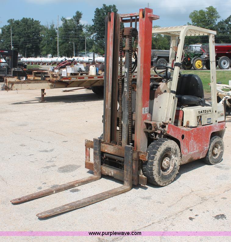 image for item I7888 Nissan Datsun 3000 forklift