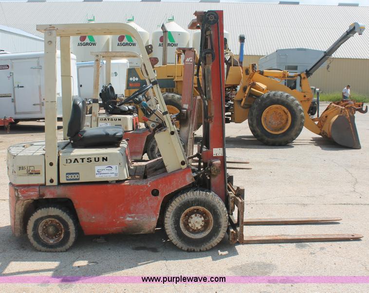 image for item I7888 Nissan Datsun 3000 forklift