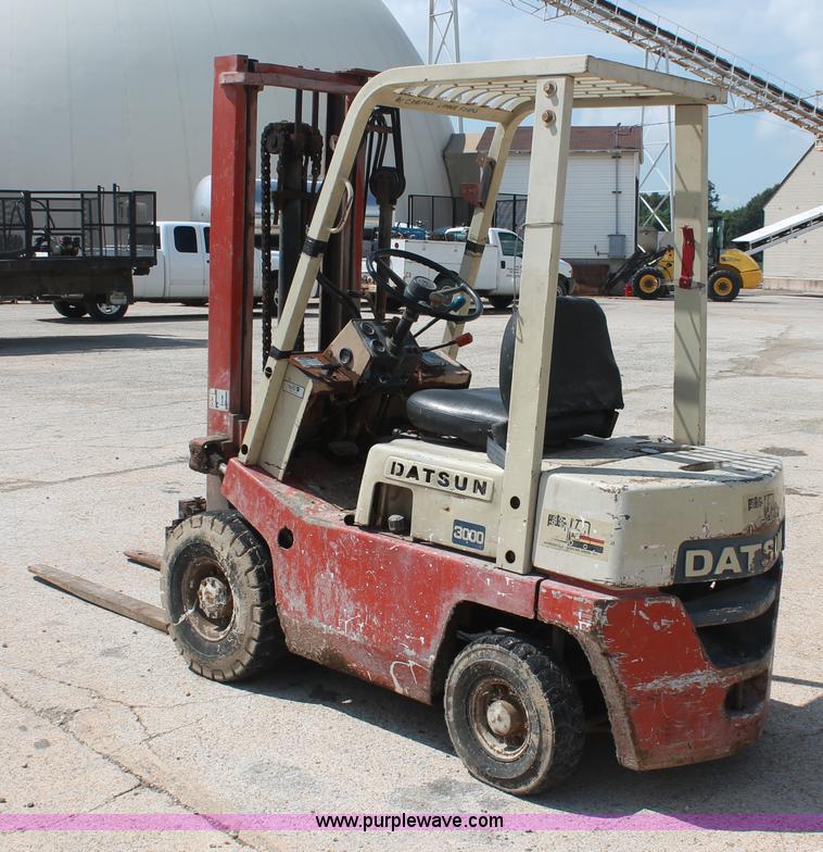 image for item I7888 Nissan Datsun 3000 forklift