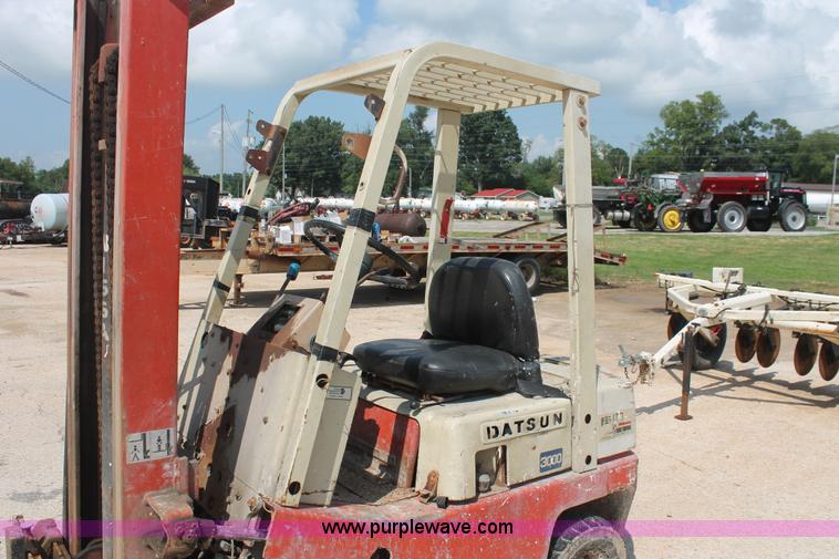 image for item I7888 Nissan Datsun 3000 forklift