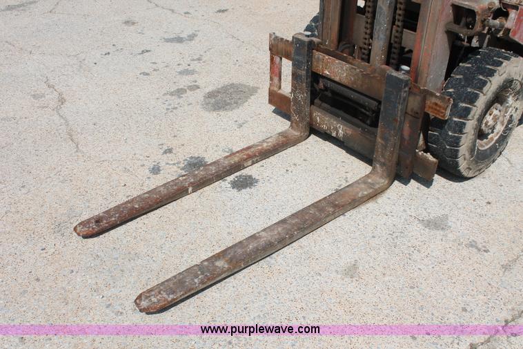 image for item I7888 Nissan Datsun 3000 forklift