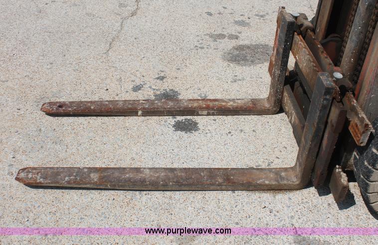 image for item I7888 Nissan Datsun 3000 forklift