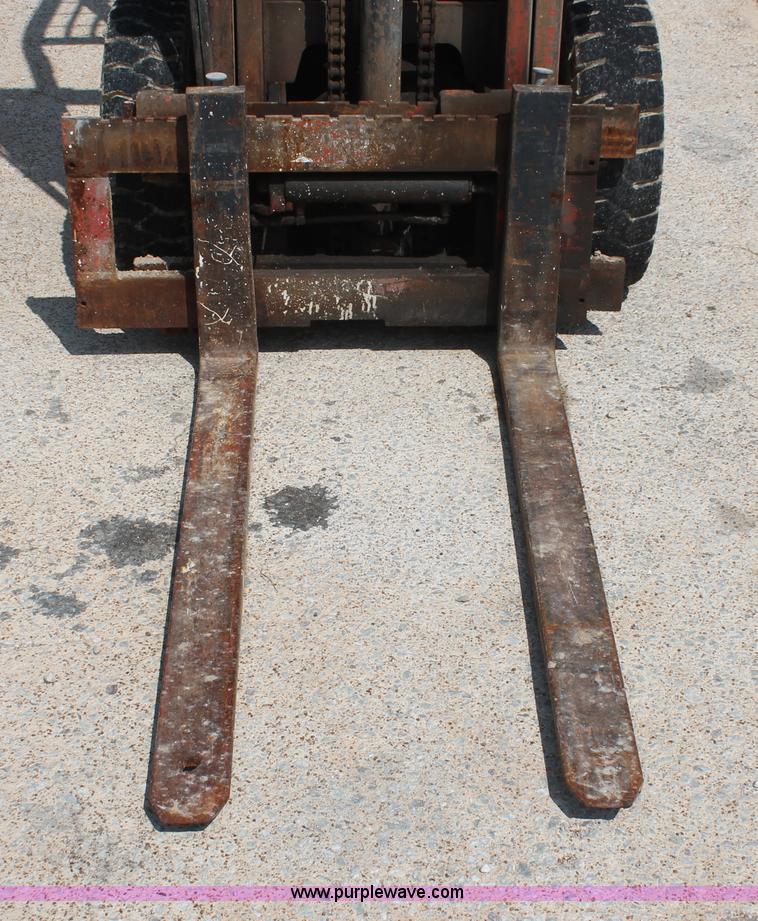 image for item I7888 Nissan Datsun 3000 forklift