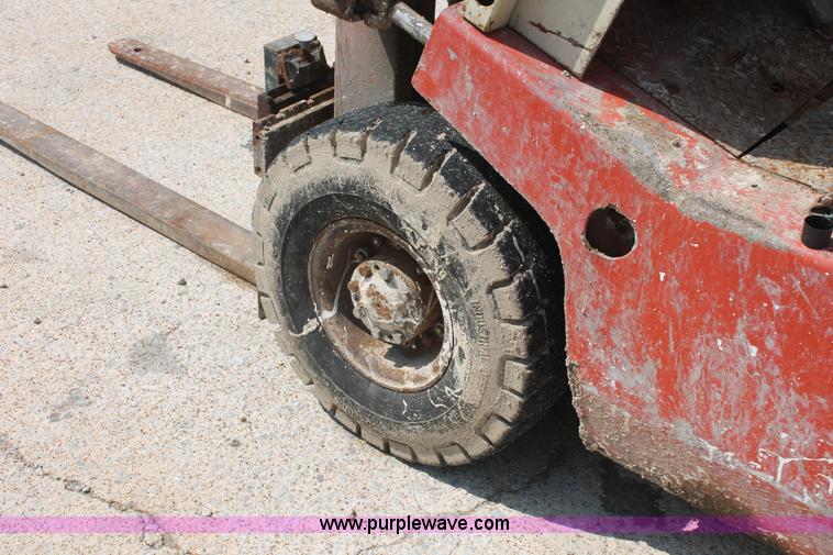 image for item I7888 Nissan Datsun 3000 forklift