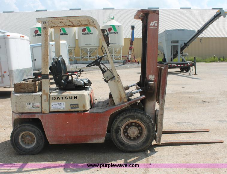 image for item I7889 Nissan Datsun 4000 forklift