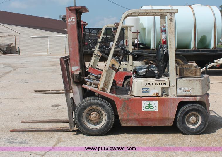 image for item I7889 Nissan Datsun 4000 forklift