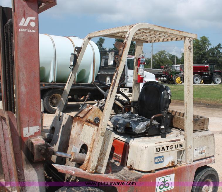 image for item I7889 Nissan Datsun 4000 forklift