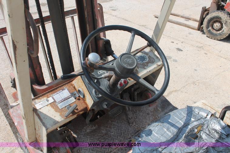 image for item I7889 Nissan Datsun 4000 forklift