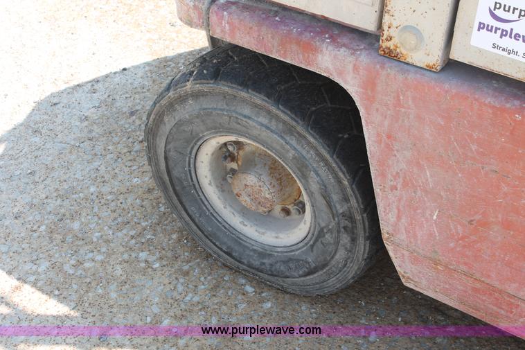 image for item I7889 Nissan Datsun 4000 forklift