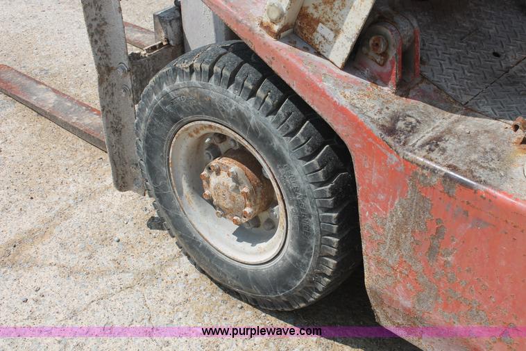 image for item I7889 Nissan Datsun 4000 forklift