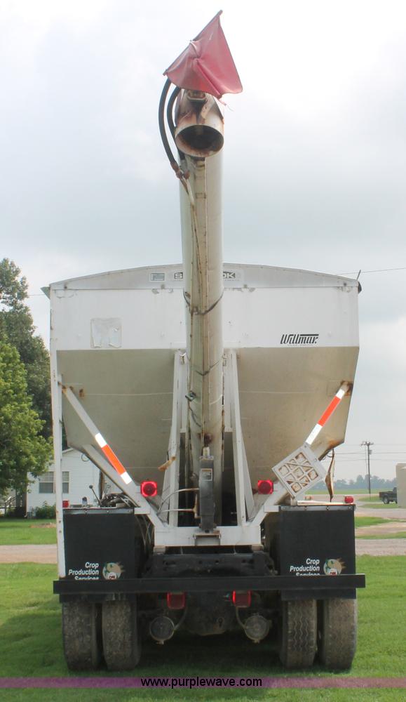 image for item I7896 1988 International COF9670 cab over fertilizer tender truck