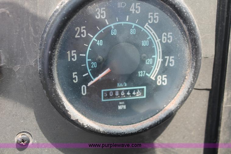 image for item I7896 1988 International COF9670 cab over fertilizer tender truck